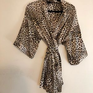 Victoria’s Secret Short Satin Kimono in Leo